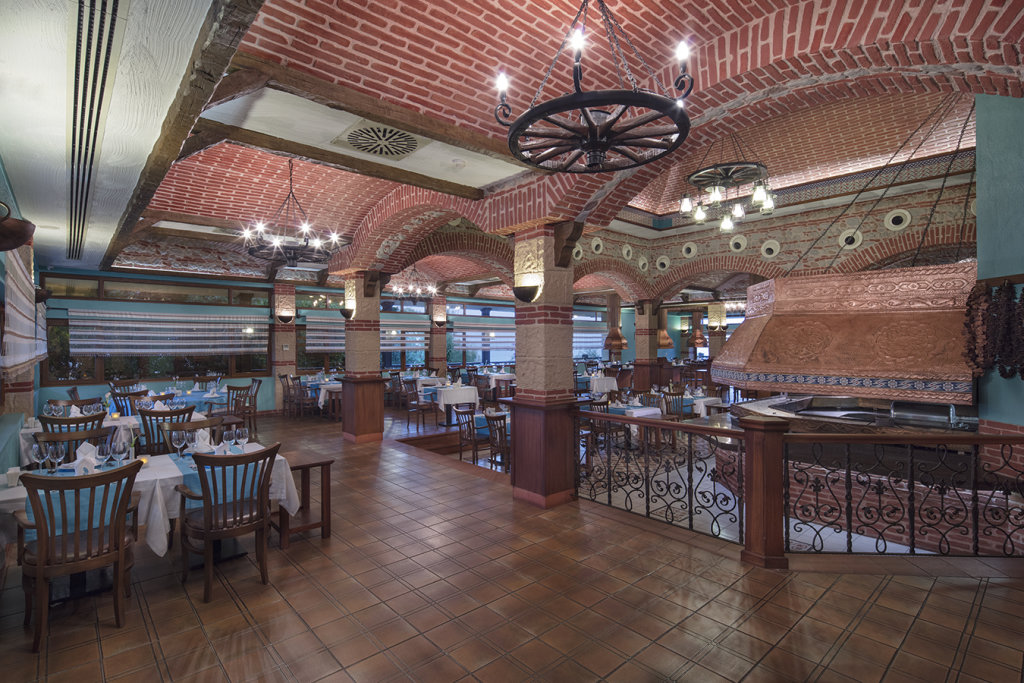 Алсанджак: Отель Merit Crystal Cove Casino & SPA