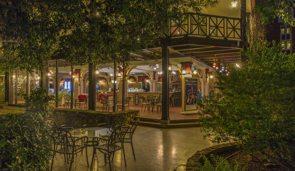 Алсанджак: Отель Merit Crystal Cove Casino & SPA