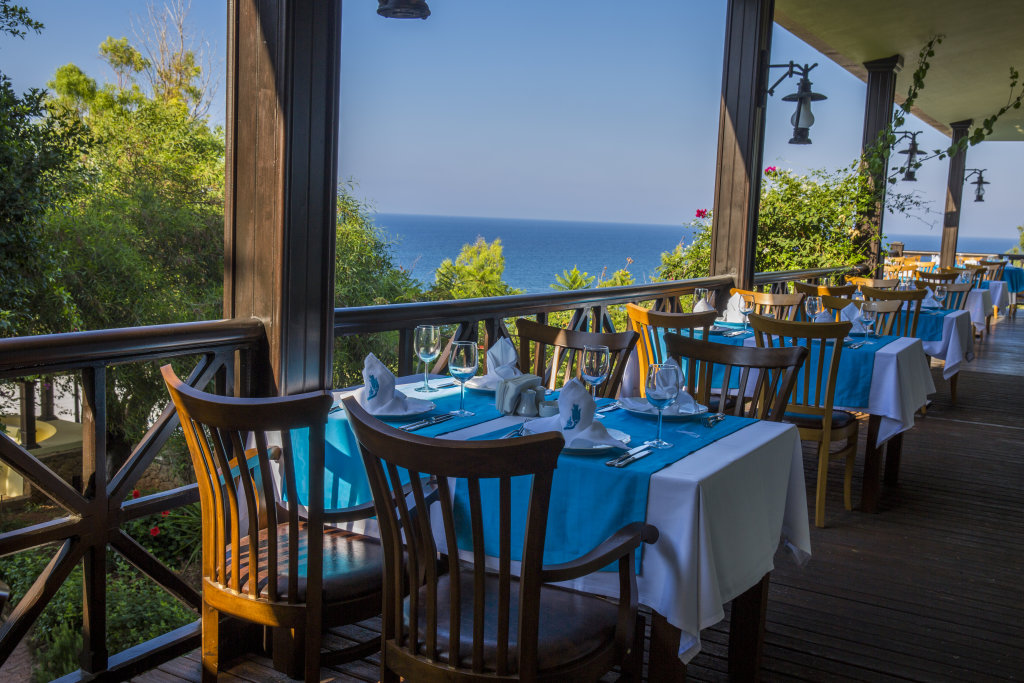 Алсанджак: Отель Merit Crystal Cove Casino & SPA