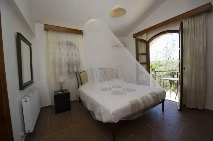 Полис Хрисохус: Constantinos Villa