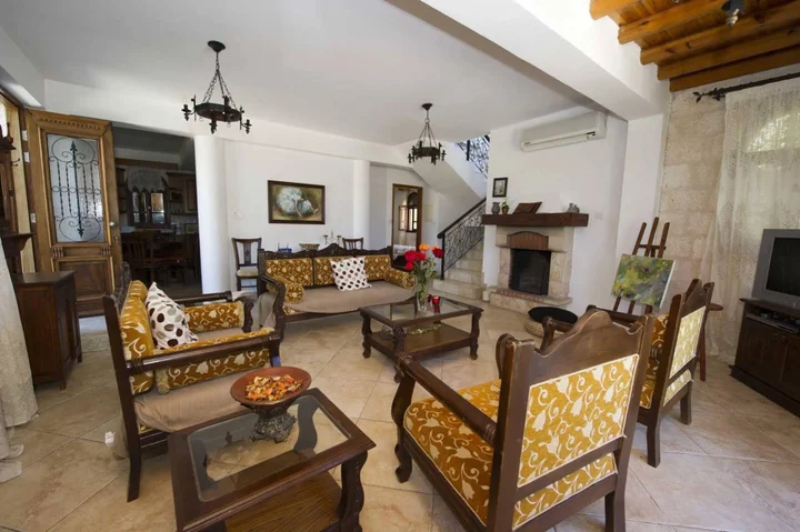 Полис Хрисохус: Constantinos Villa