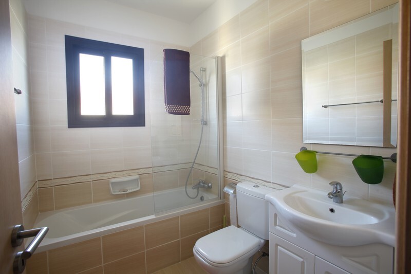 Паралимни: 2 Br Townhome Valentina - Chg 8905
