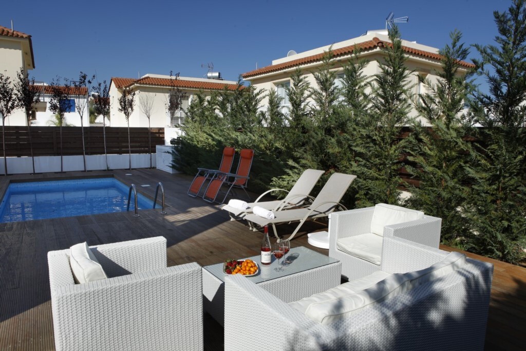 Паралимни: 2 Br Townhome Valentina - Chg 8905