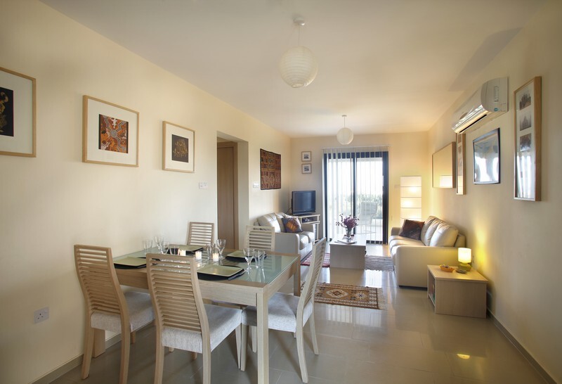 Паралимни: 2 Br Townhome Valentina - Chg 8905
