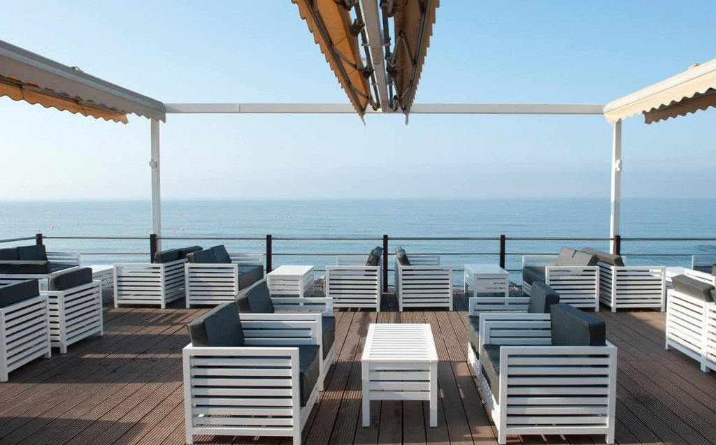 Агиос Тихонас: Atlantica Bay Hotel - Adults Only