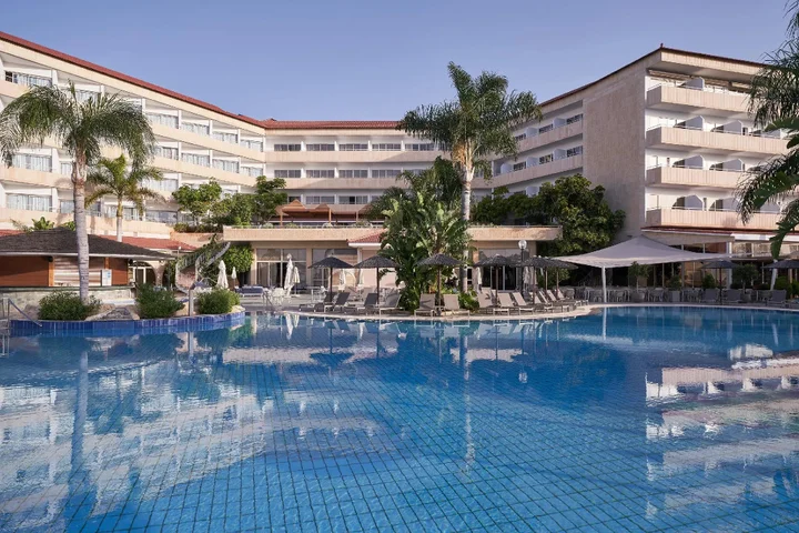 Агиос Тихонас: Atlantica Bay Hotel - Adults Only