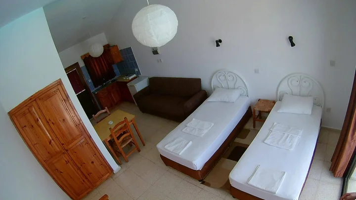 Алсанджак: Bare Hill Holiday Village