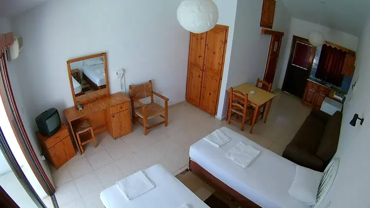 Алсанджак: Bare Hill Holiday Village