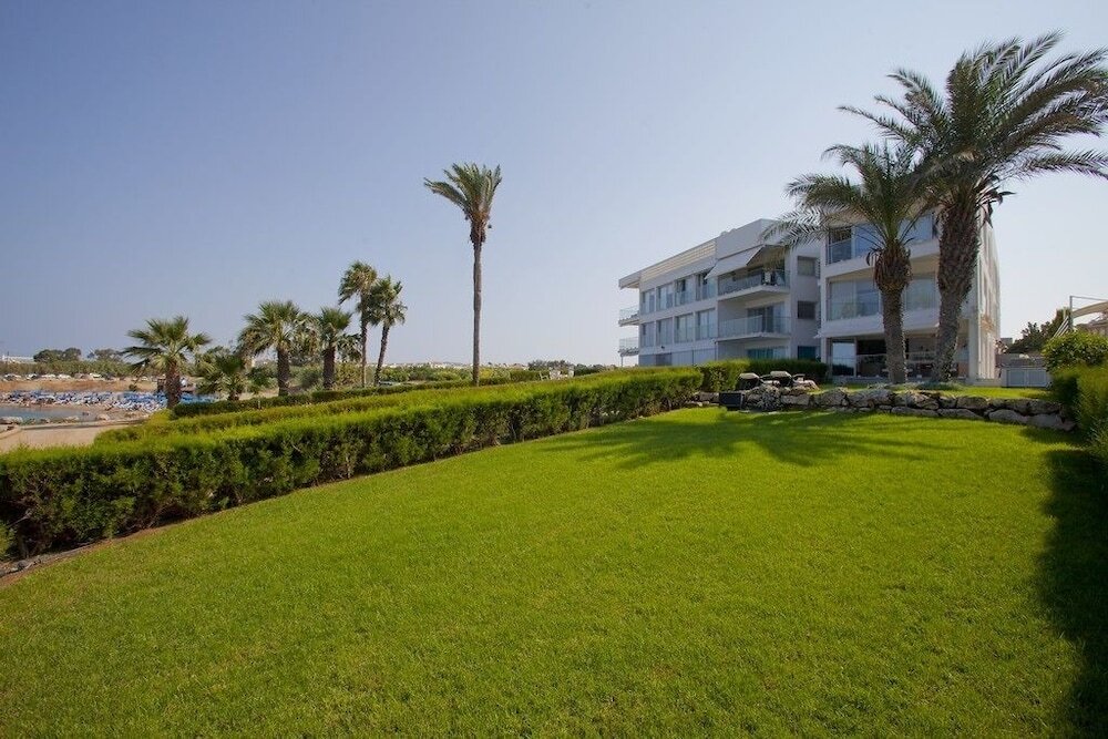 Паралимни: Trident Beach Front Suite
