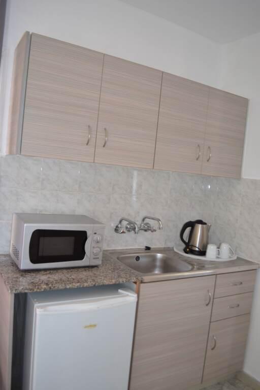 Гермасойя: Irene's Apartments