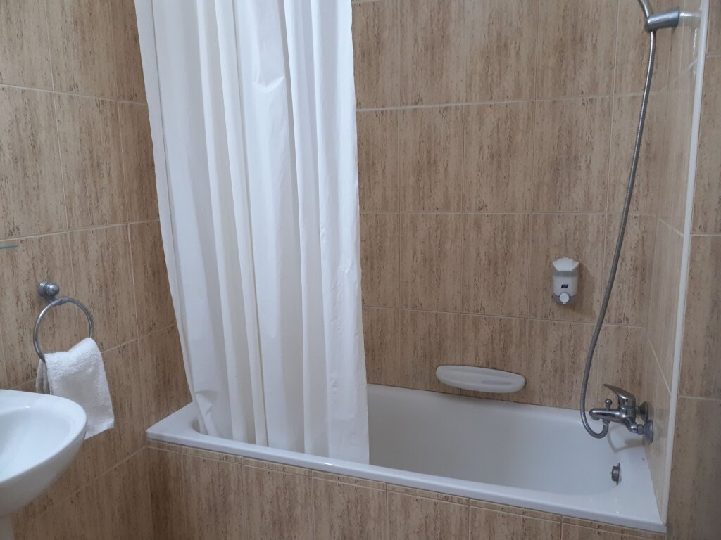 Гермасойя: Irene's Apartments