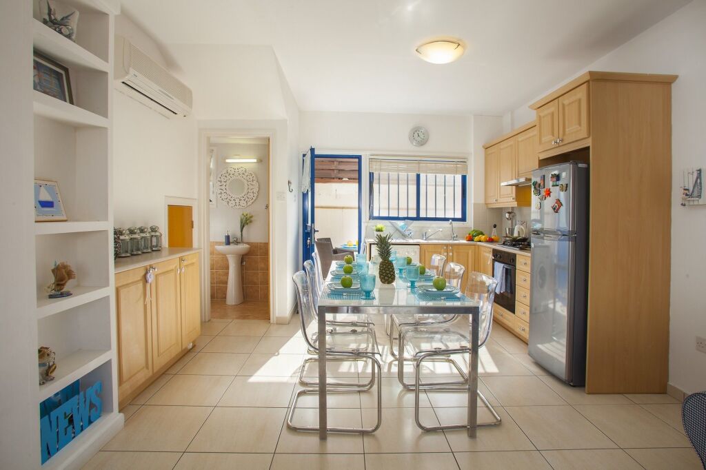 Паралимни: Protaras Villa Antia
