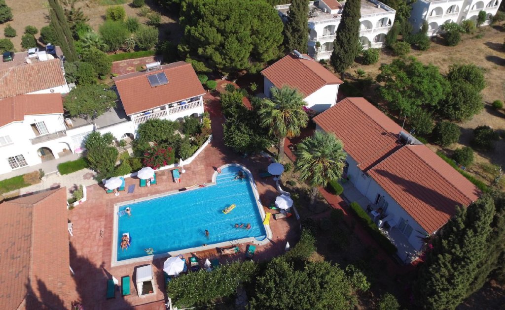 Алсанджак: The Villa Club Holiday Village