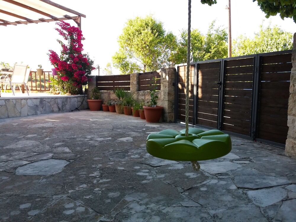 Киссонерга: Aria Holiday House