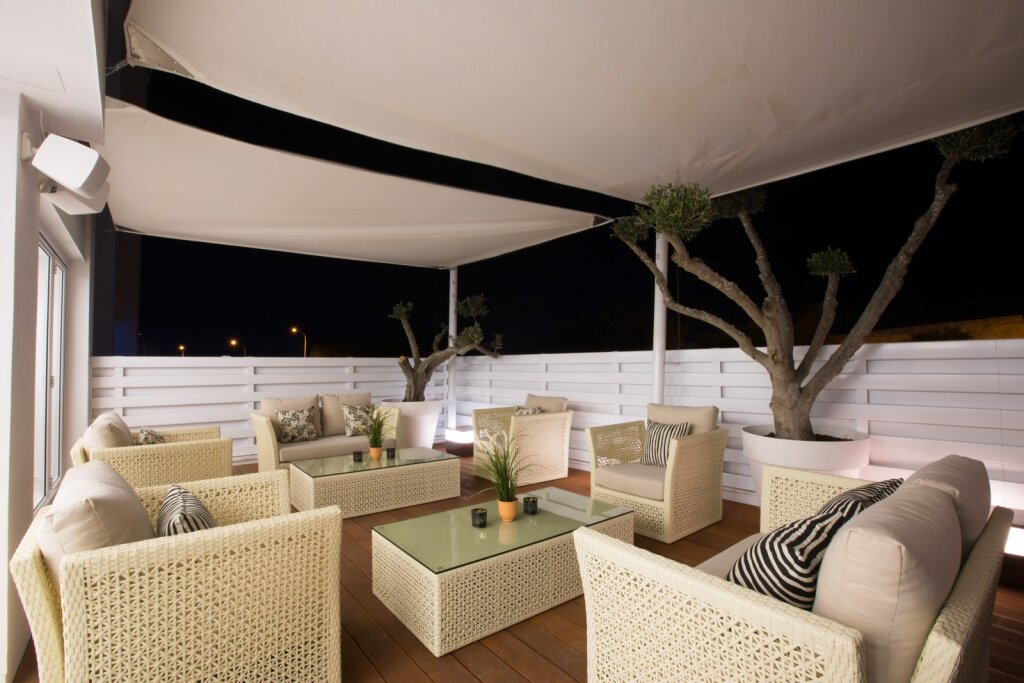 Айя-Напа: Отель Napa Suites