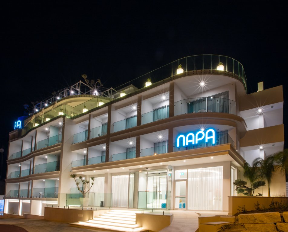 Айя-Напа: Отель Napa Suites
