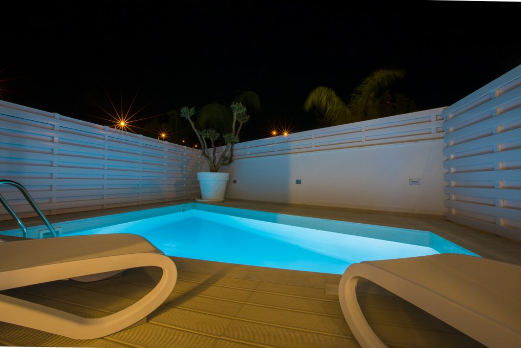 Айя-Напа: Отель Napa Suites