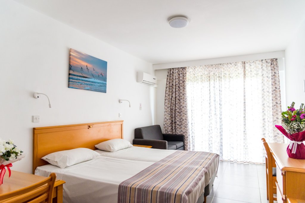 Хлорака: Helios Bay Hotel Apartments