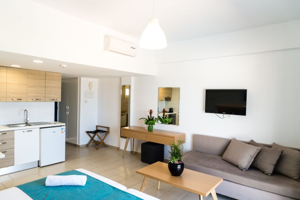 Хлорака: Helios Bay Hotel Apartments