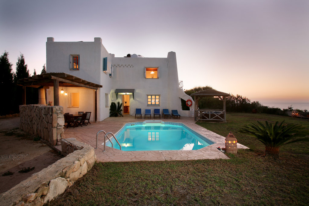 Помос: Villa Clarissa & Carmel’s View
