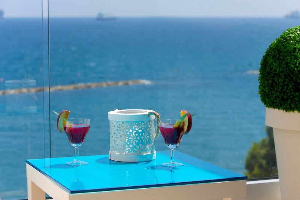 Гермасойя: Seaside Luxury Beach Apartment
