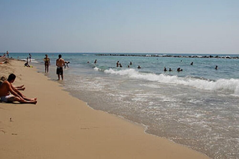 Пафос: Sirena Sunrise Prestige Apartments