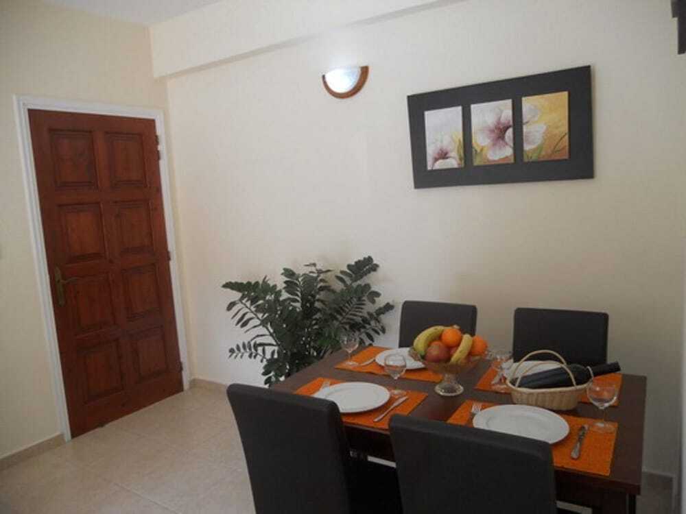 Пафос: Sirena Sunrise Prestige Apartments