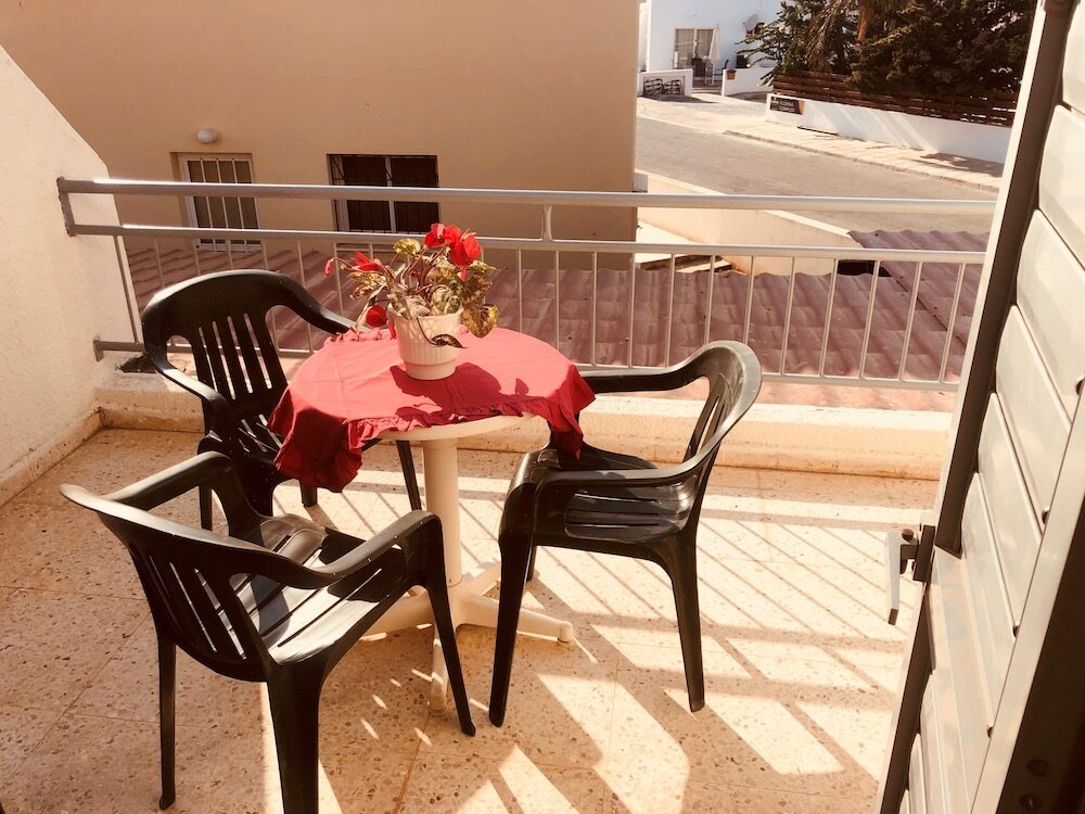Паралимни: Kapparis Two Bedroom Apartment No 13