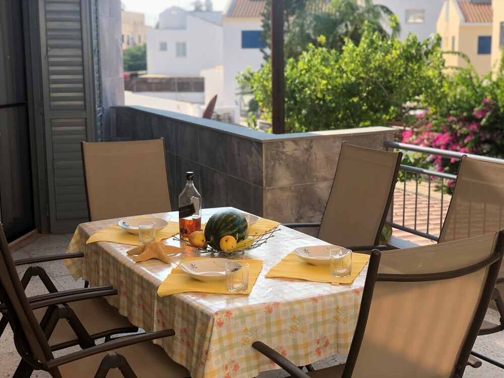 Паралимни: Kapparis Two Bedroom Apartment No 13