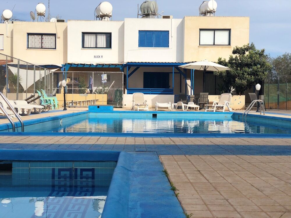 Паралимни: Kapparis Two Bedroom Apartment No 13