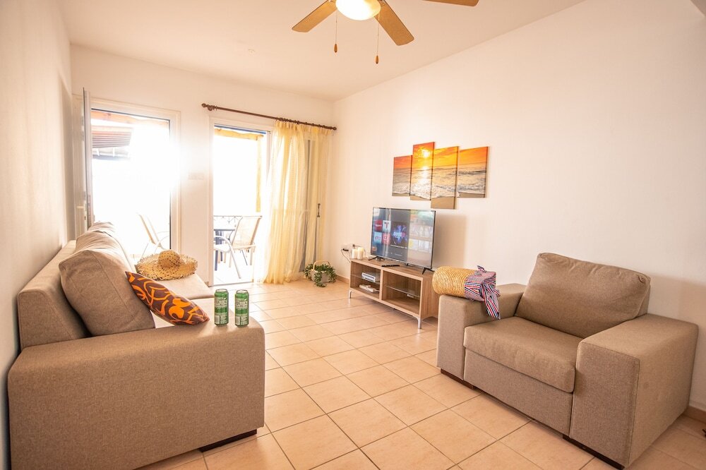 Паралимни: Salonica Two Bedroom Kapparis Apartment