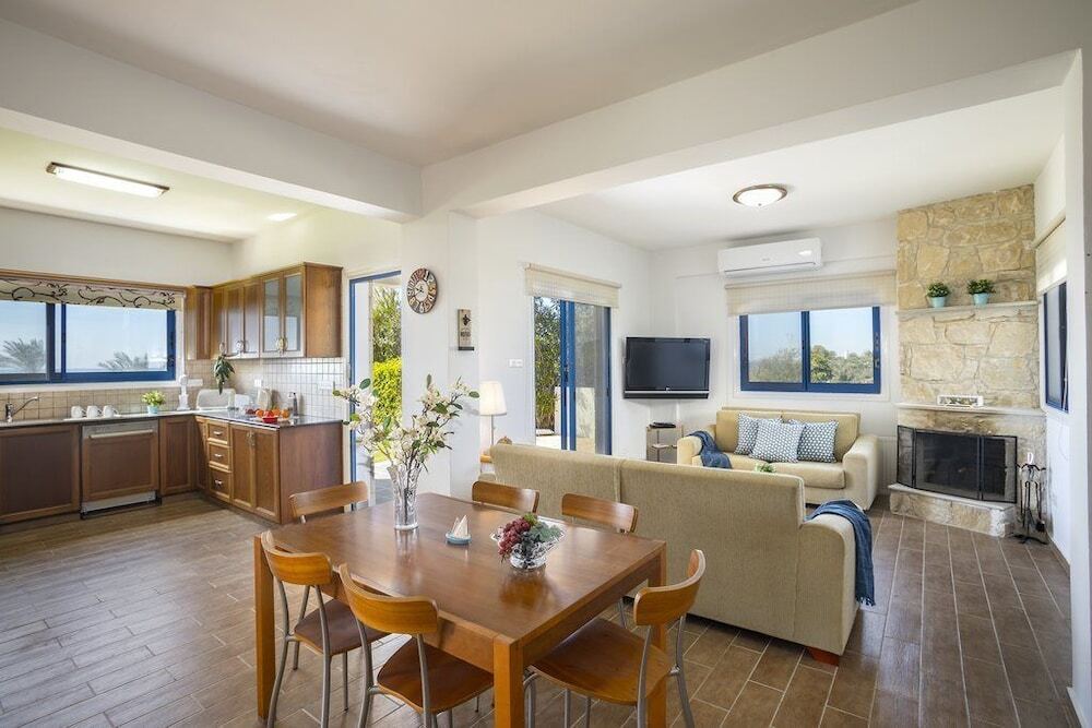 Марони: Lamaz Maroni Beachfront Villa
