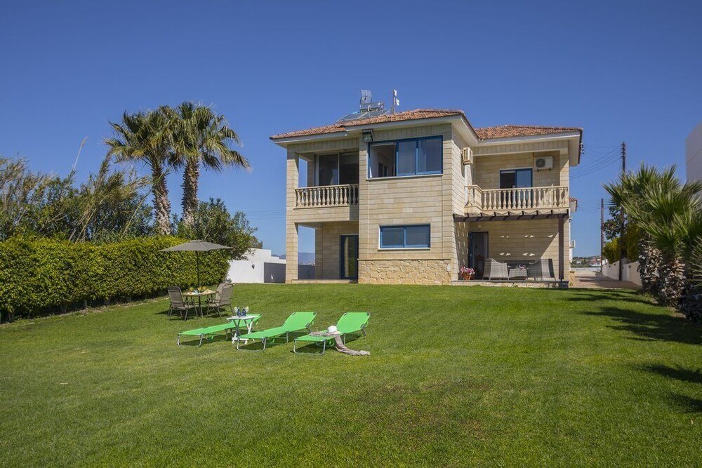 Lamaz Maroni Beachfront Villa — фото 1