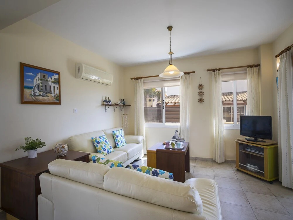 Паралимни: Protaras Villa Amber