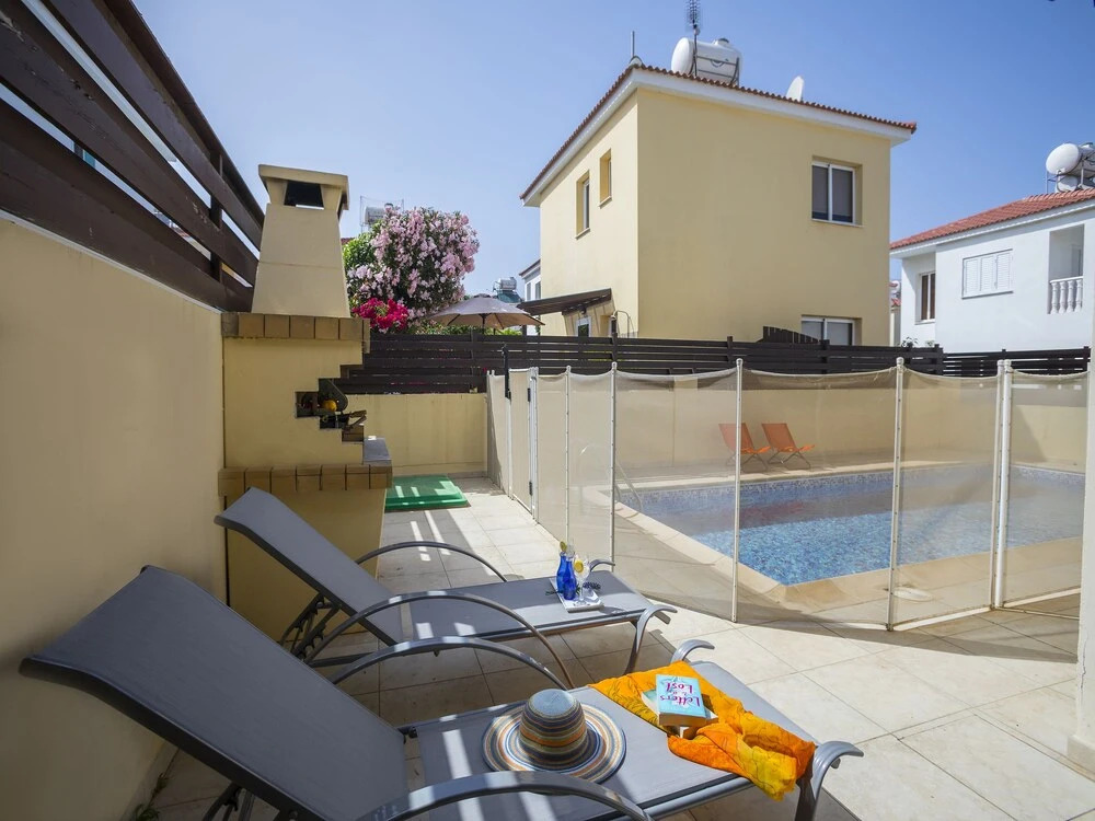 Паралимни: Protaras Villa Amber