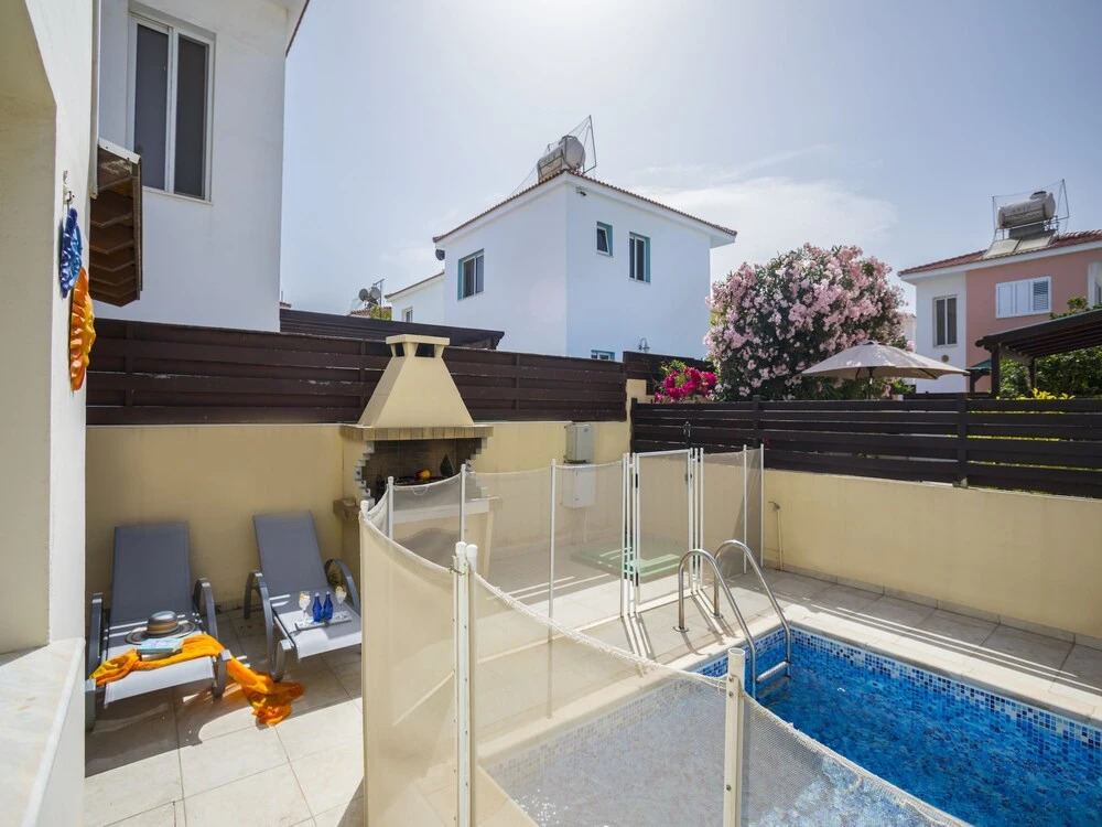 Паралимни: Protaras Villa Amber