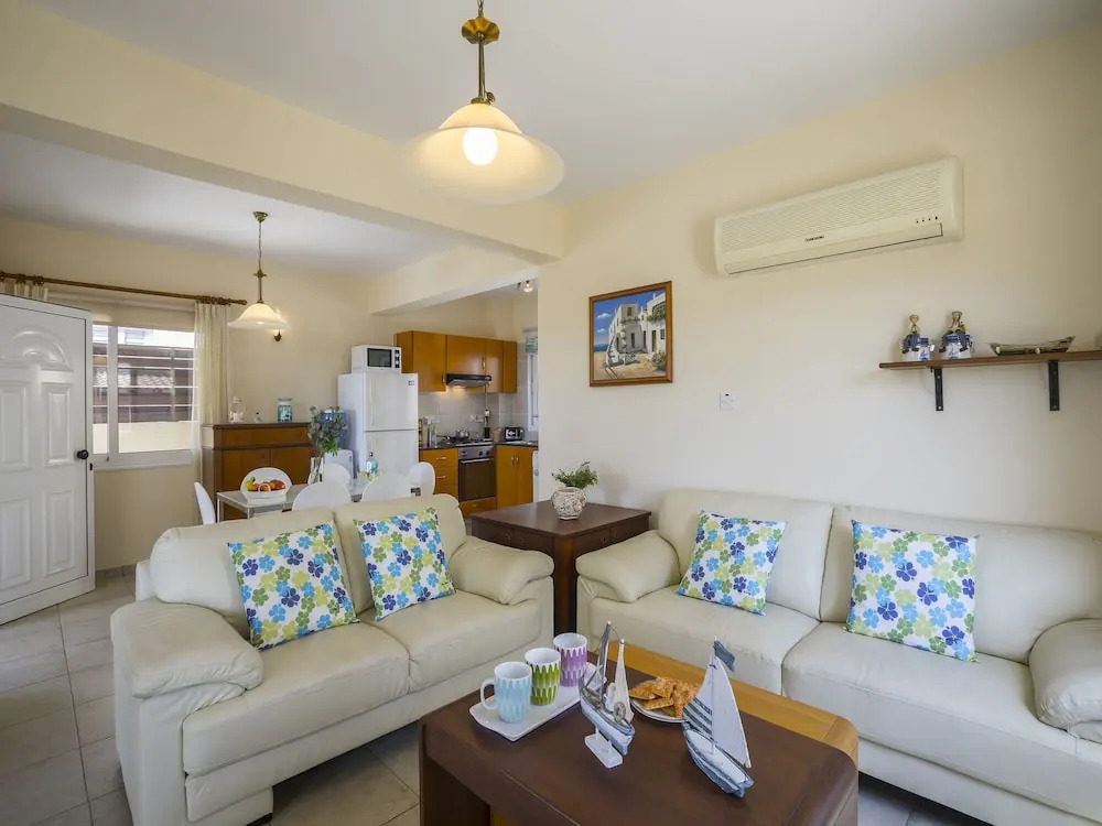 Паралимни: Protaras Villa Amber
