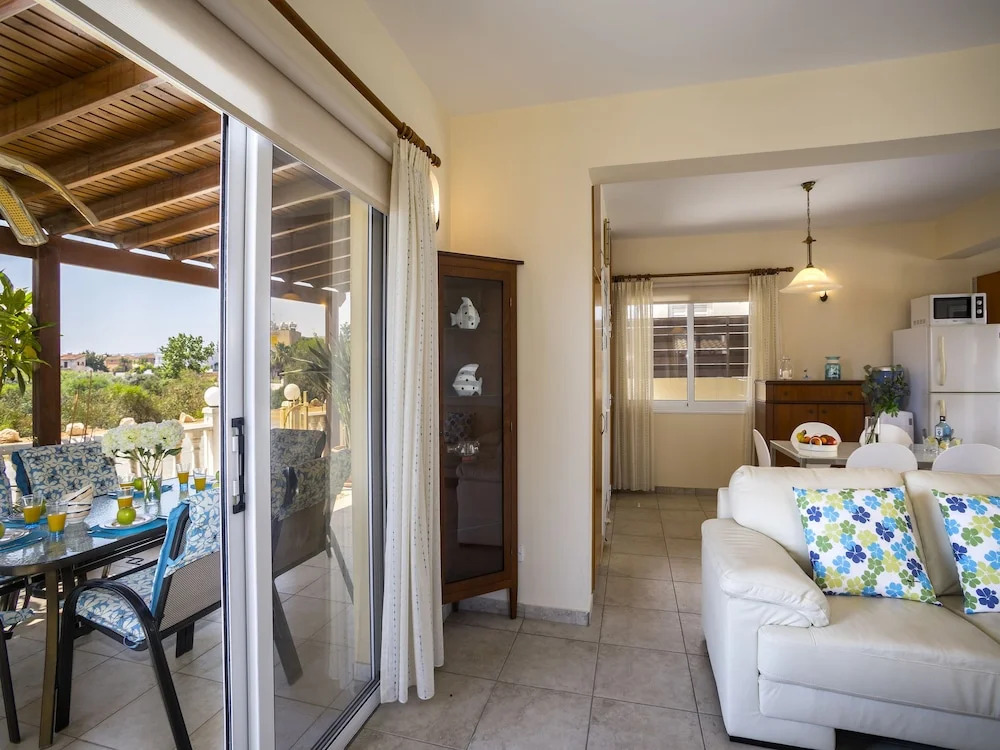 Паралимни: Protaras Villa Amber