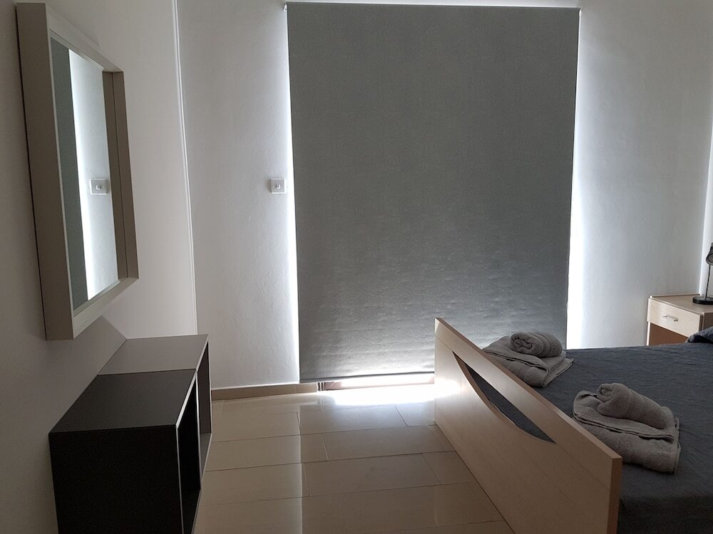 Паралимни: Marand Apartment BF15
