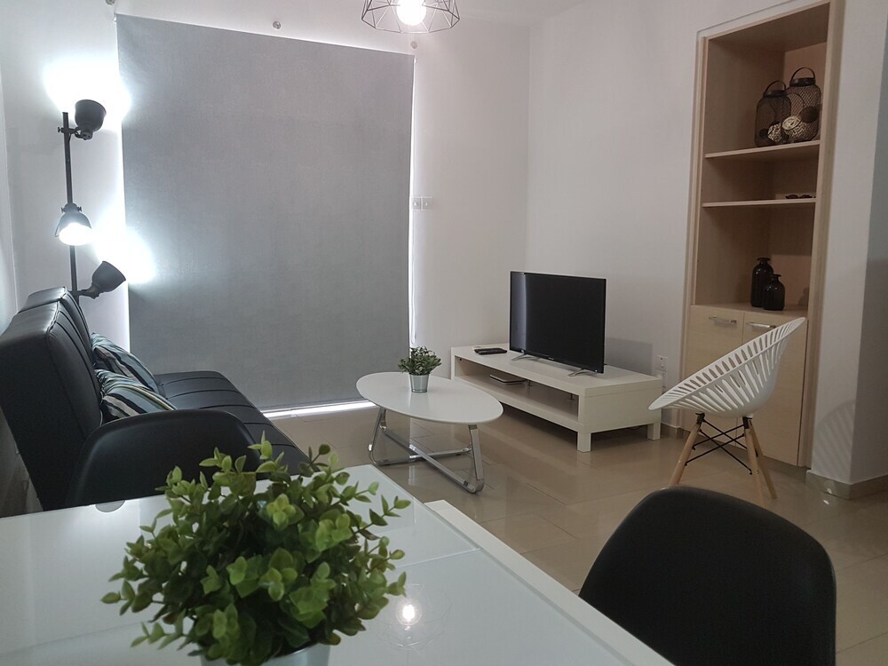 Паралимни: Marand Apartment BF11
