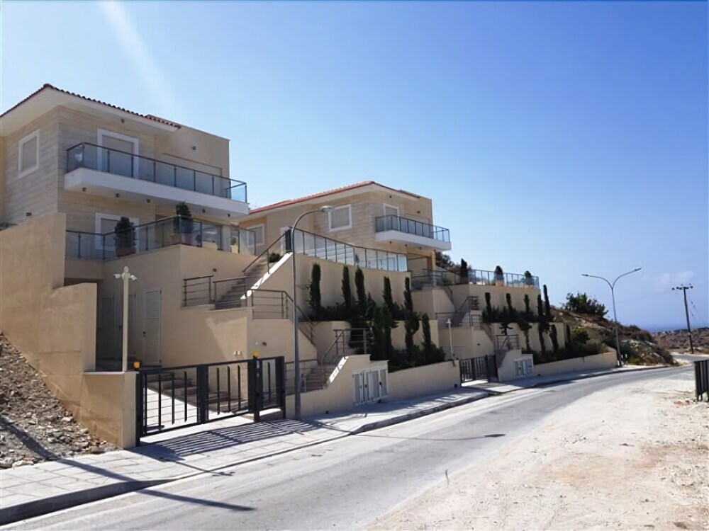 Агиос Тихонас: Villa Rossos