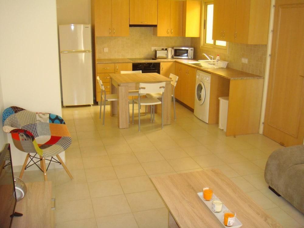 Паралимни: Aegina Apartment