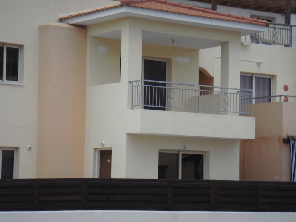 Паралимни: Aegina Apartment