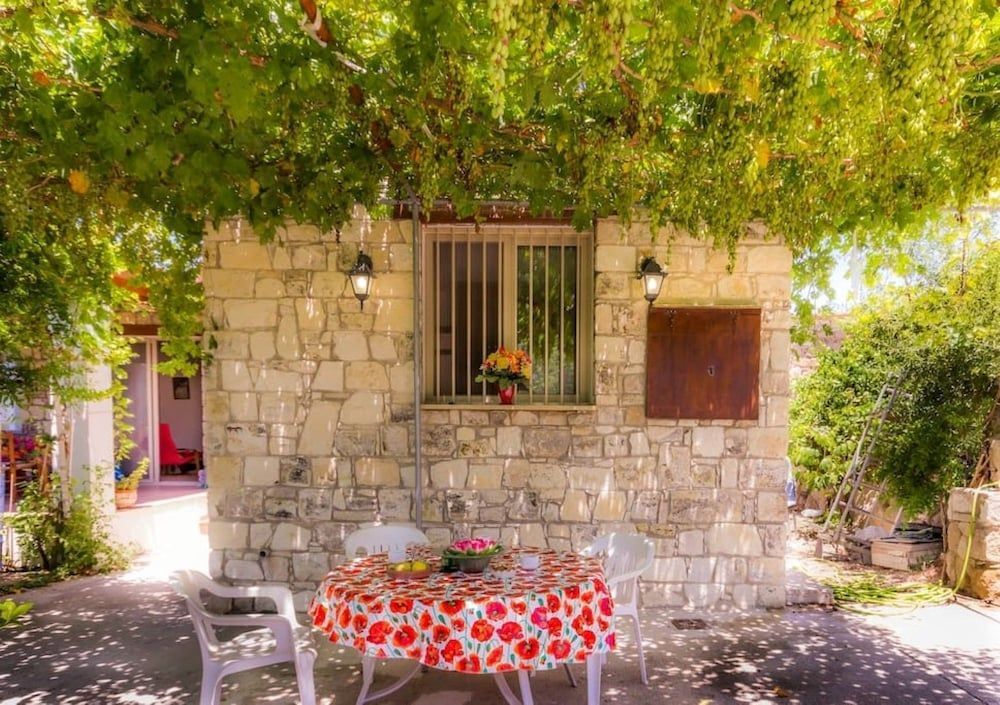 Киссонерга: The Lemon Tree Lodge Rustic Village
