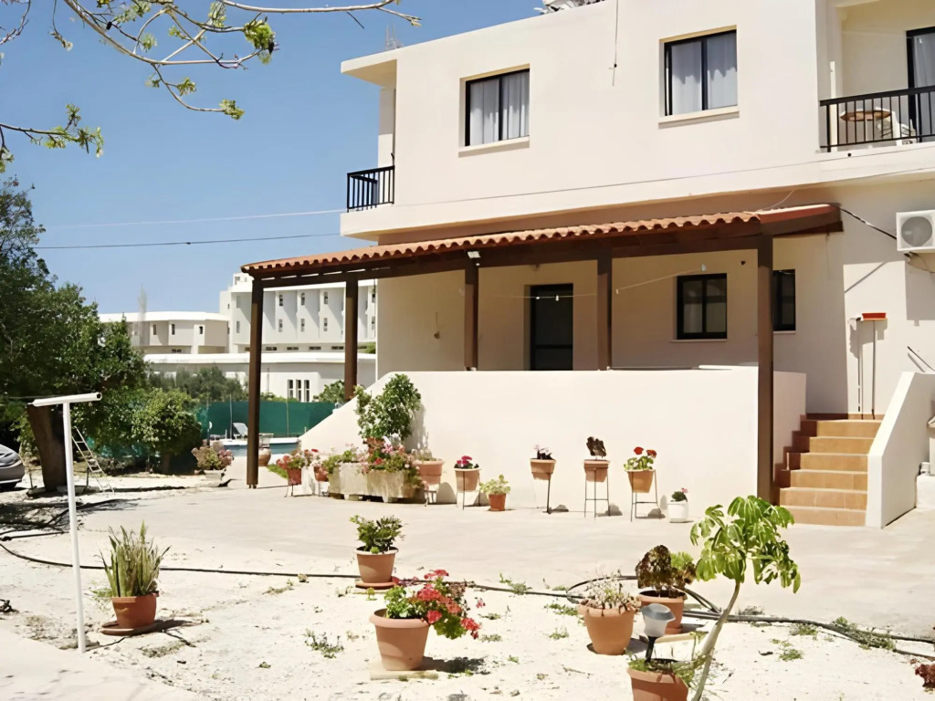 Пафос: Angela Holiday Apartments