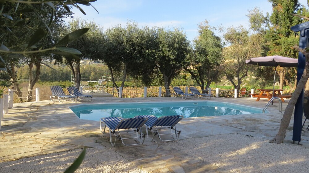 Киссонерга: Banana Cyprus Villas