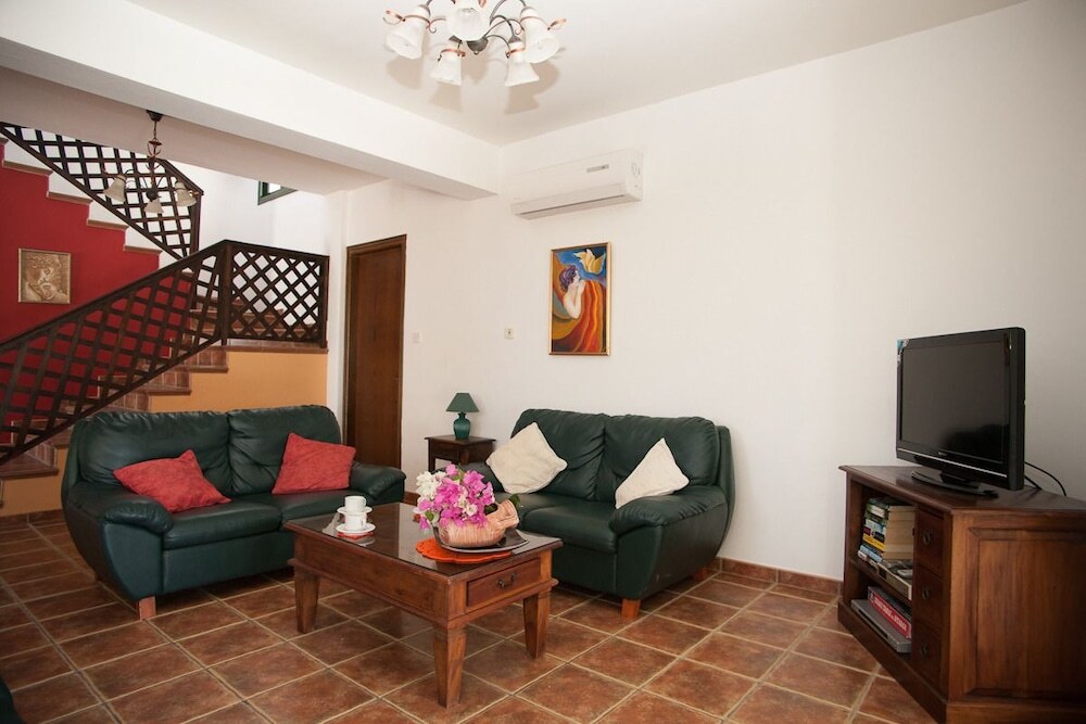 Киссонерга: Banana Cyprus Villas