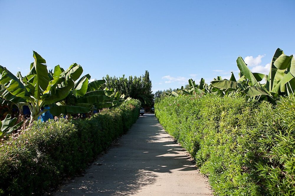 Киссонерга: Banana Cyprus Villas