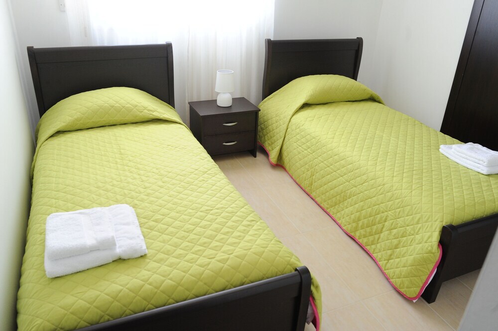 Кити: Kiti Deluxe Apartments