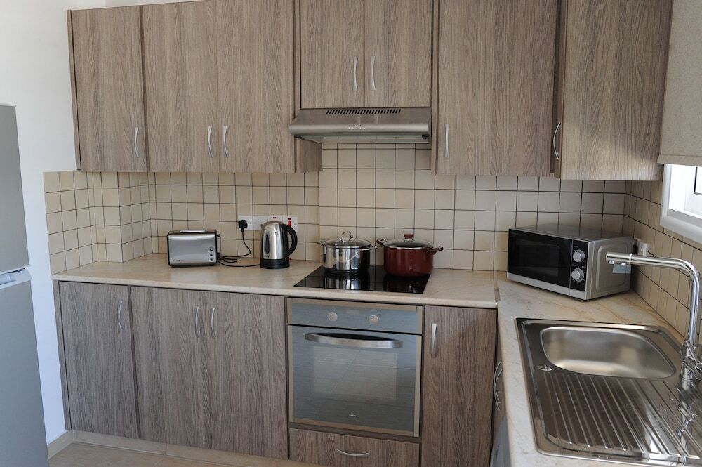 Кити: Kiti Deluxe Apartments